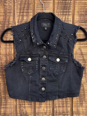 Chiqle Black Denim Moto Sleeveless Studded Cropped Vest Jacket